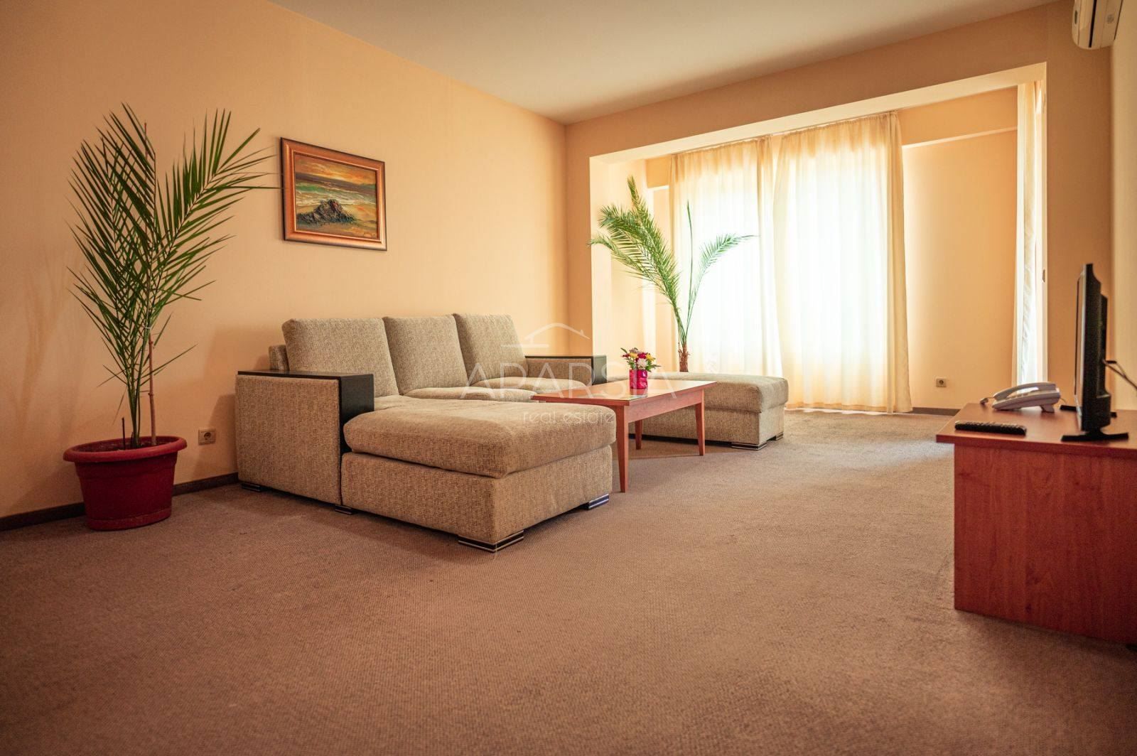 86 m² komfortu u Černého moře: terasa, bazén a kompletní zázemí