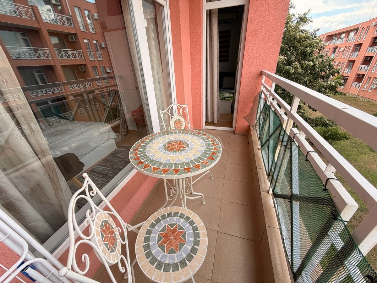 Vlastní apartmán v Bulharsku za 55 000 €: šest bazénů, sportoviště a klidnější lokalita 3