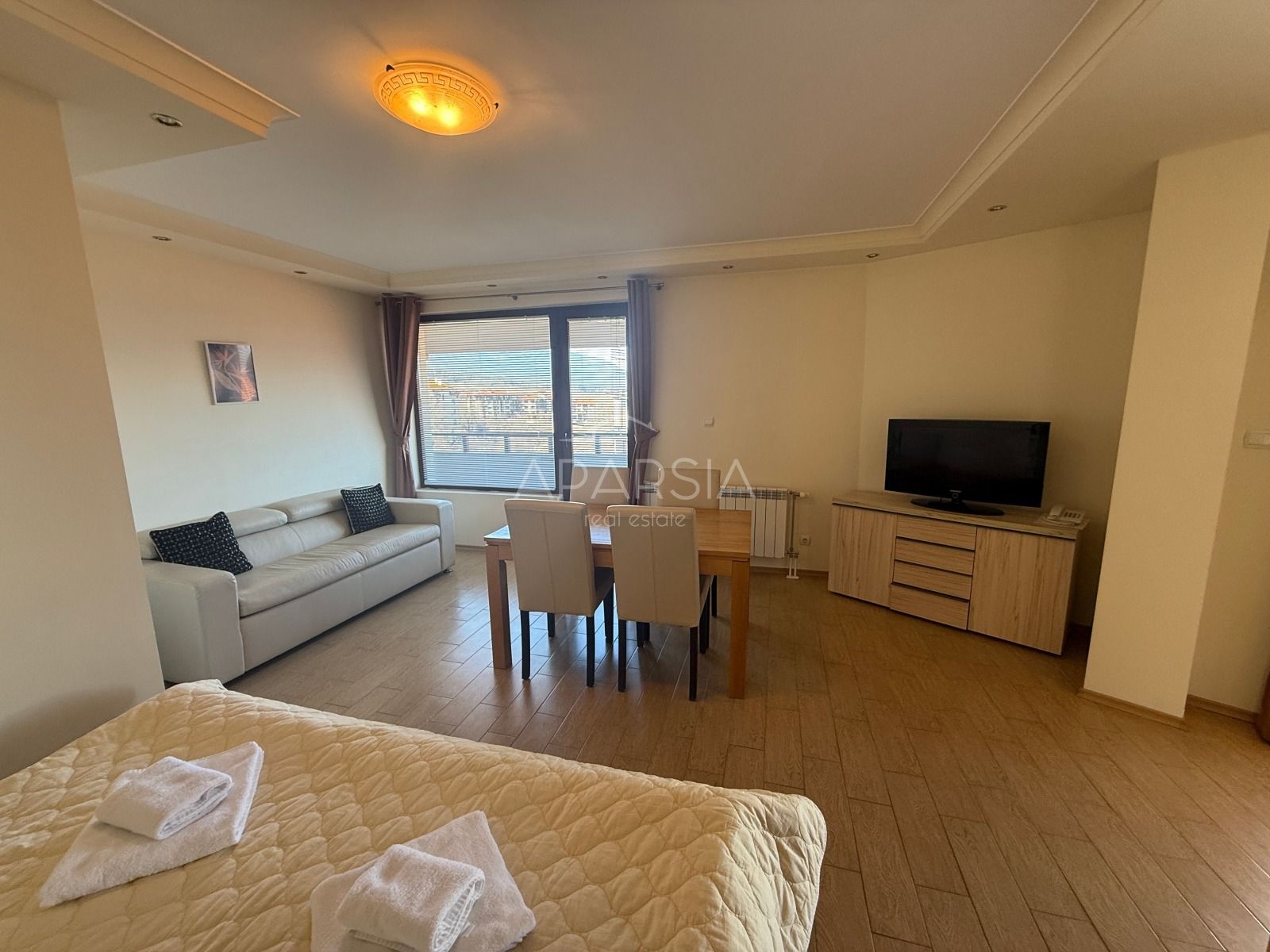 Velkorysé studio v Bansku: 125 m², dva balkony a parkovací místo za 53 000 € 4
