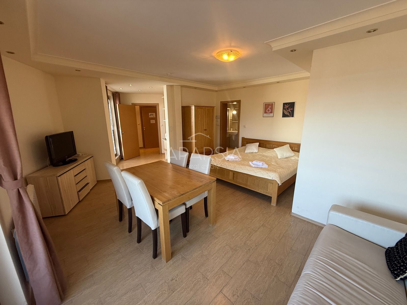 Velkorysé studio v Bansku: 125 m², dva balkony a parkovací místo za 53 000 € 5