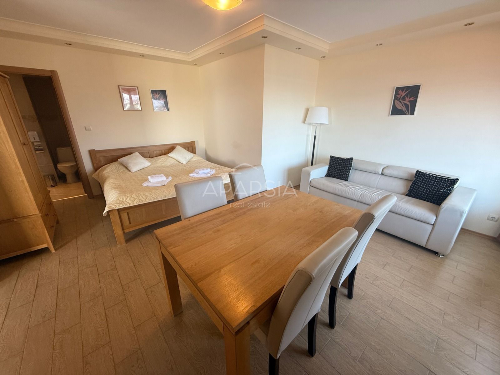 Velkorysé studio v Bansku: 125 m², dva balkony a parkovací místo za 53 000 €