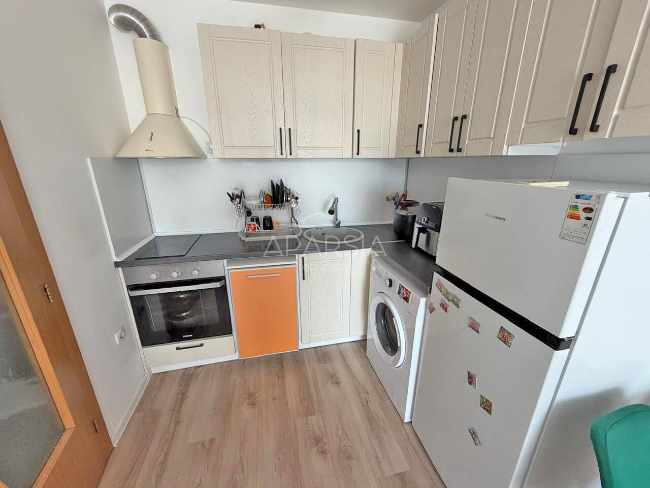 Klid, bazén a písečná pláž na dosah: apartmán na Slunečném pobřeží 5