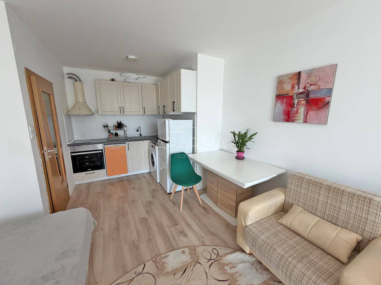 Klid, bazén a písečná pláž na dosah: apartmán na Slunečném pobřeží 4