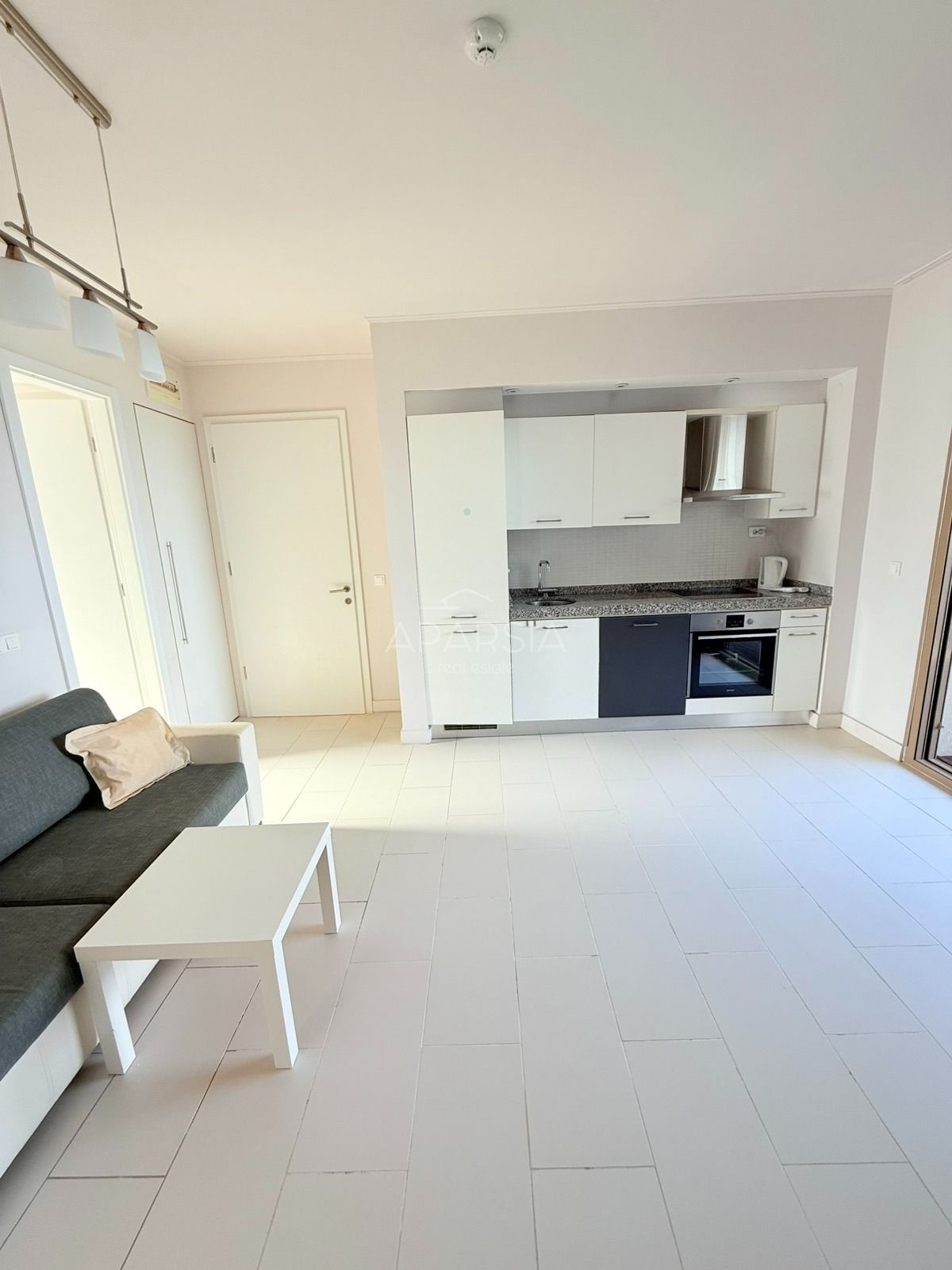 96 m² komfortu u moře: světlý apartmán s velkolepou terasou v Obzoru 4