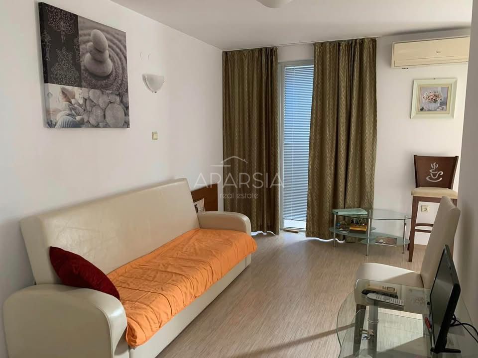 Jen 150 m k pláži! Exkluzivní apartmán v centru Obzoru za super cenu