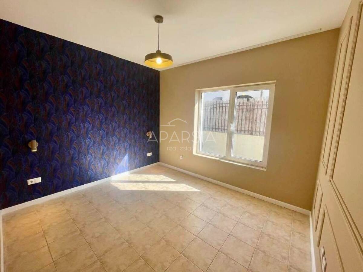 Jen 350 metrů od pláže: světlý apartmán s bazénem 5