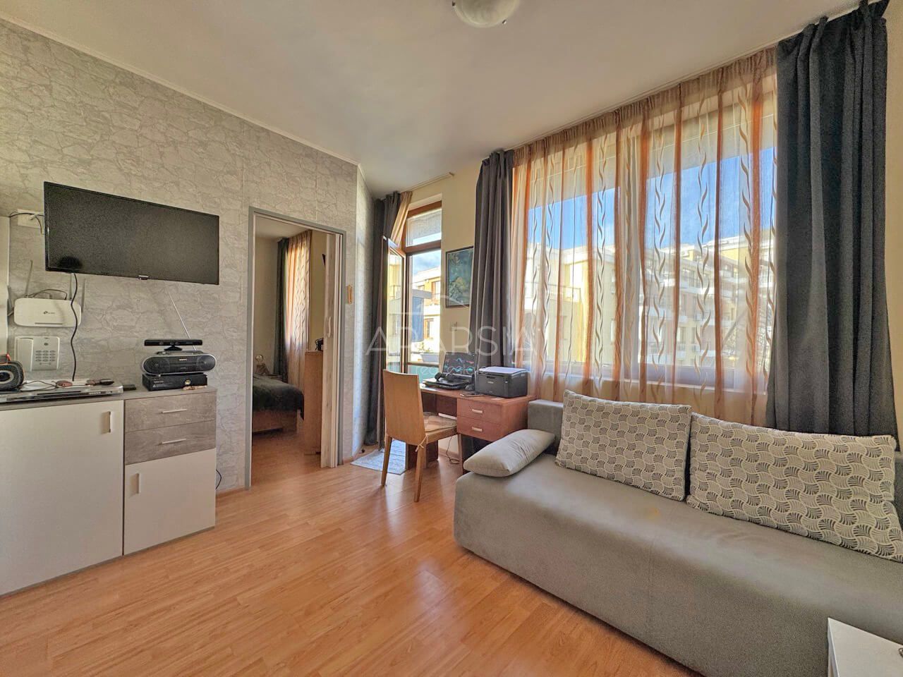 Apartmán u Černého moře s bazény, zelení a pláží jen 250 metrů od domu