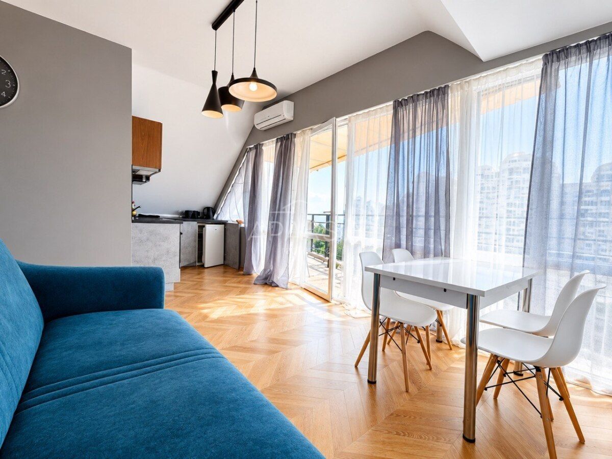 Výhled na moře z nejvyššího patra: zařízený apartmán za 81 500 € 2