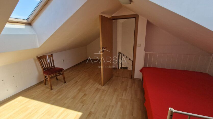 Útulný apartmán s výhledem na hory, krbem a službami rekreačního areálu