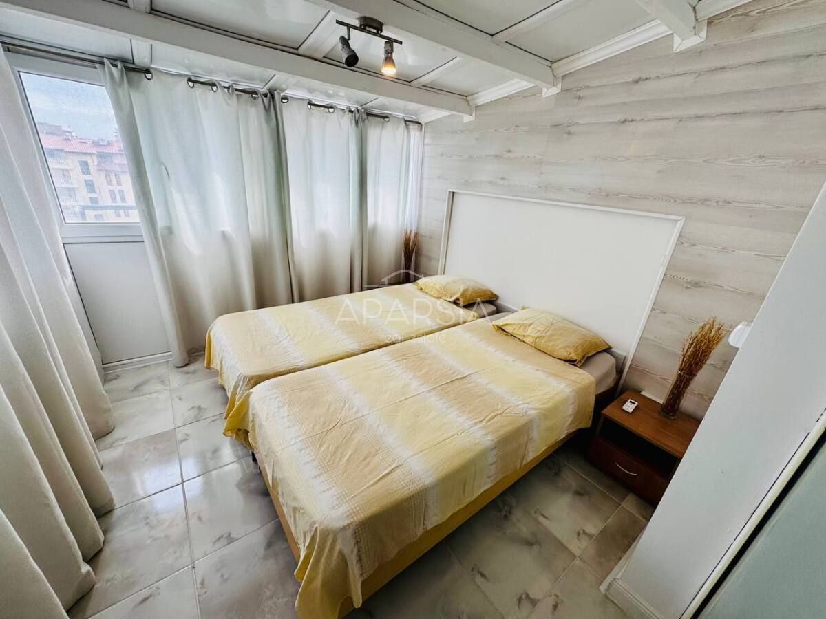 Apartmán v nejvyšším patře: 66 m², terasa a pláž 800 metrů 2