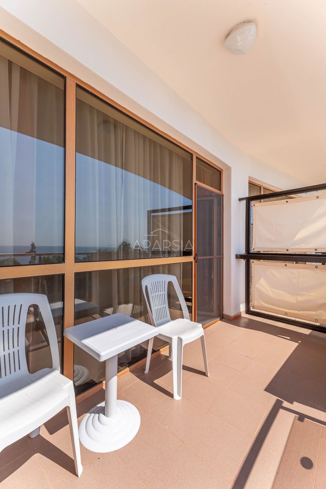 Panoramatický výhled na moře za 59 000 €: prostorné studio na Zlatých píscích 3