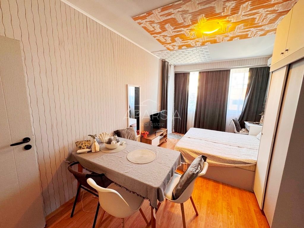 Apartmán bez poplatku za údržbu v centru Slunečného pobřeží 4