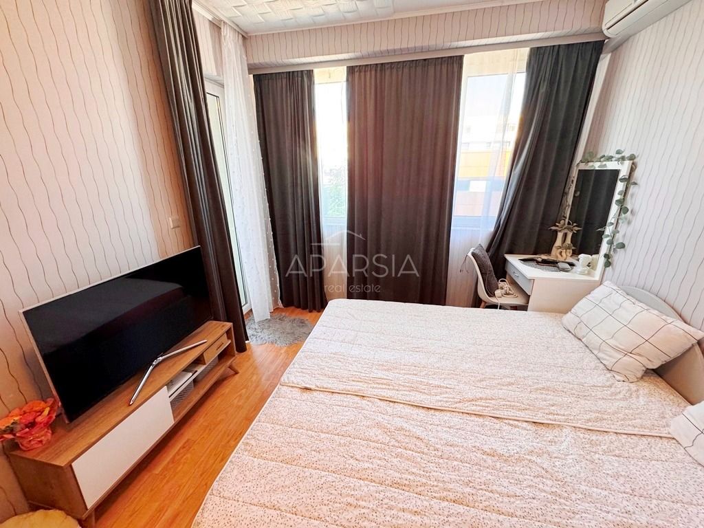 Apartmán bez poplatku za údržbu v centru Slunečného pobřeží 3