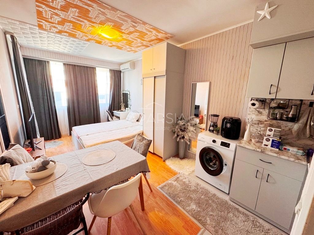 Apartmán bez poplatku za údržbu v centru Slunečného pobřeží