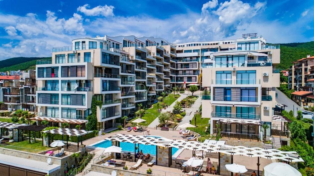 Apartmán s výhledem na moře a velkou terasou jen 150 metrů od pláže