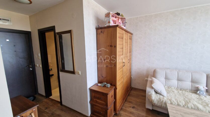 Cozy studio with a terrace and Rila Mountains view in an all-year SPA resort 4