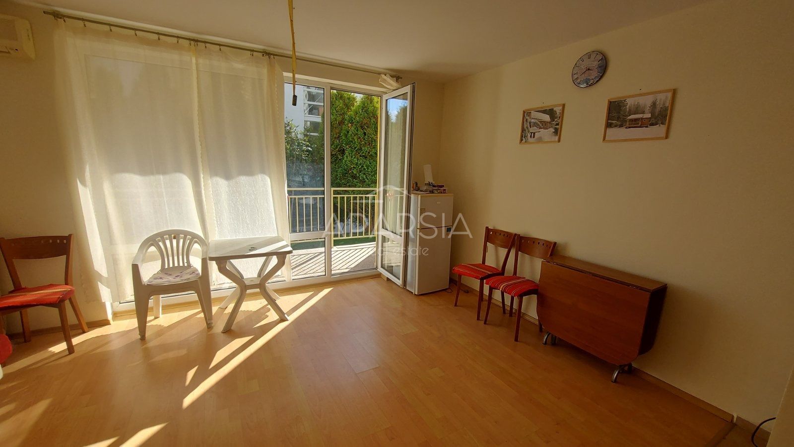 Útulné studio 42 m² u moře: terasa se vstupem do zahrady + částečný výhled na moře 4