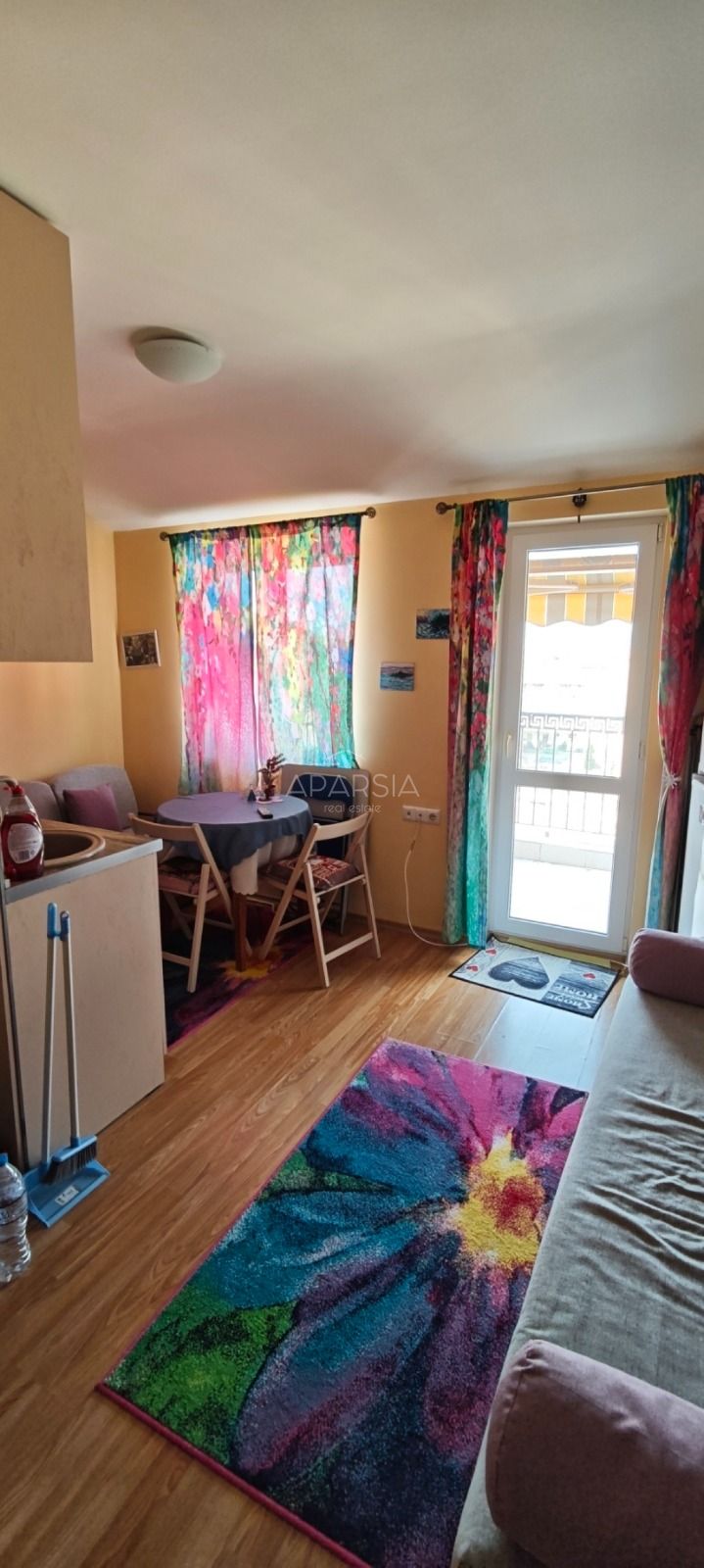 Apartmán s bazénem za 54 500 €: ideální pro dovolenou i pronájem 4