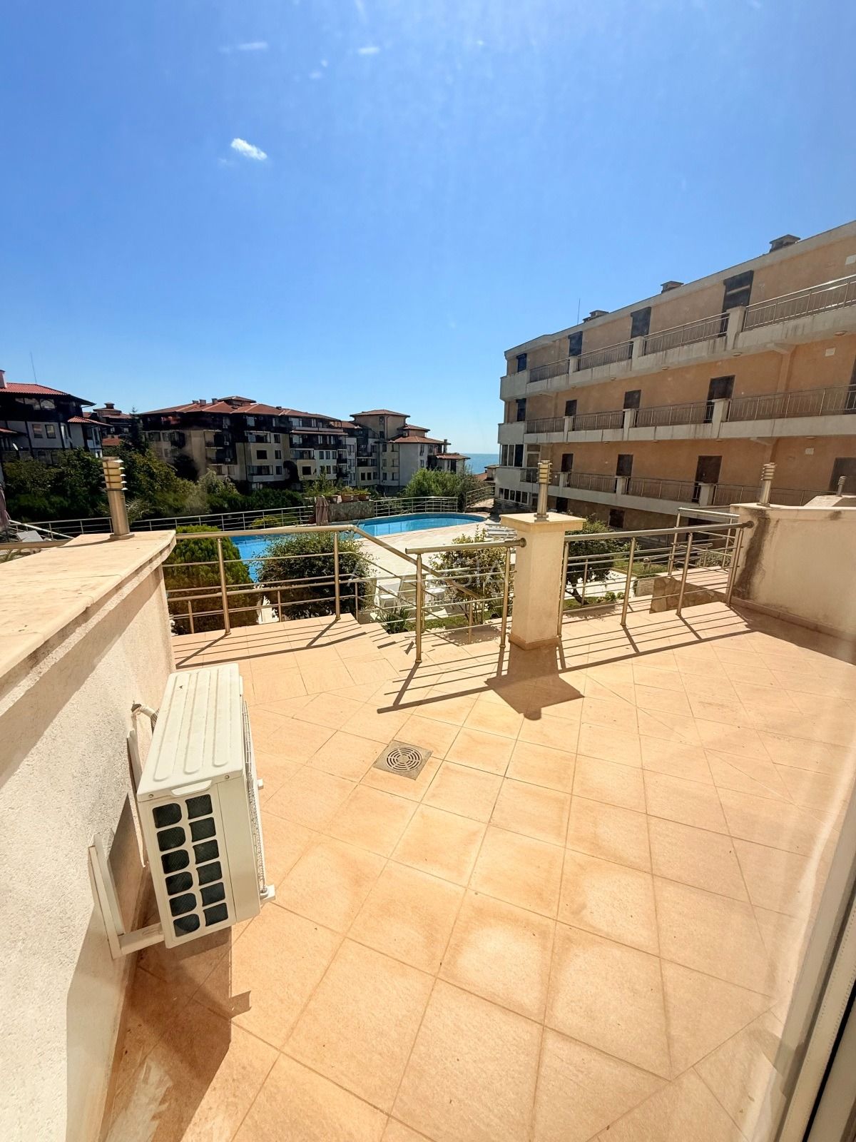 Pro rodinu i k pronájmu: 96 m², velká terasa a moře na dosah 2