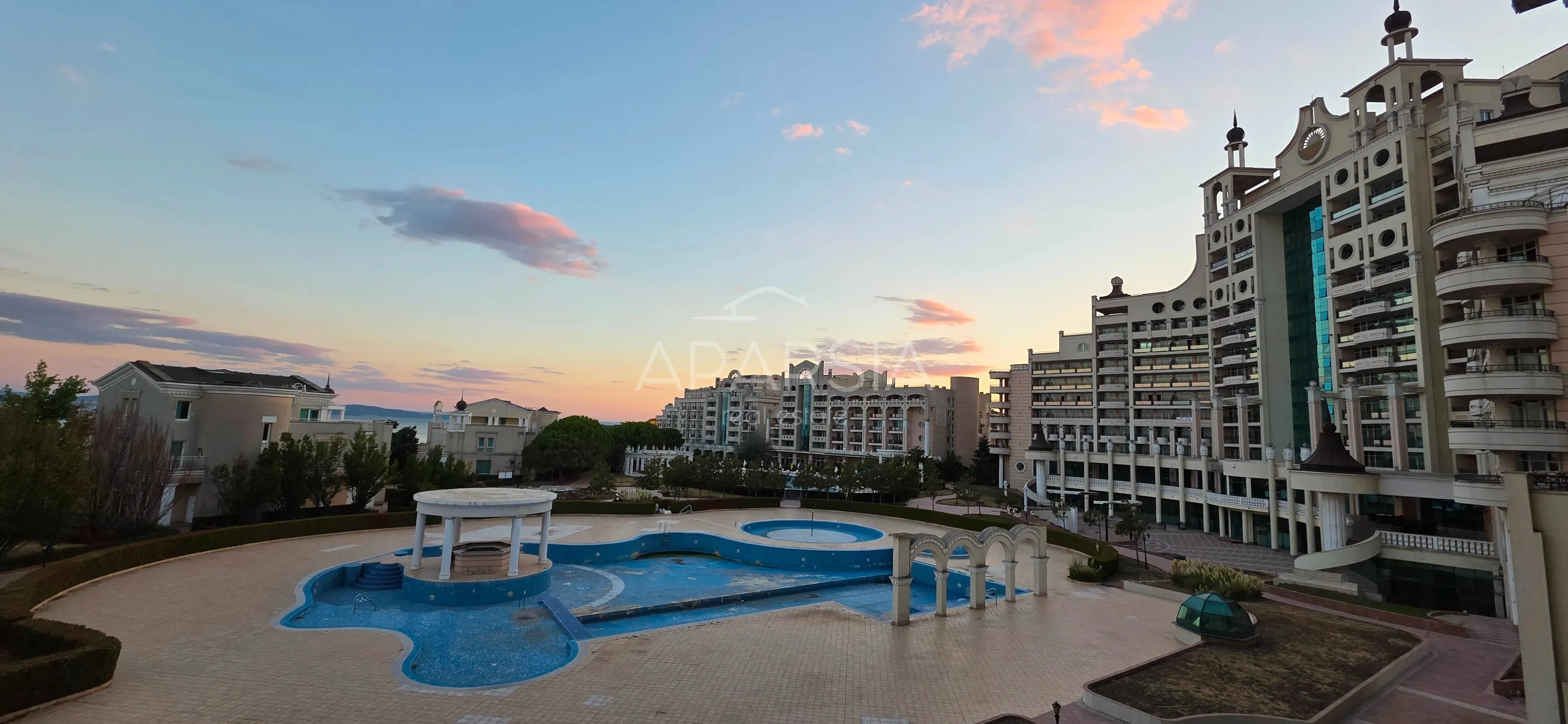 Třípokojový apartmán s výhledem na moře v resortu Sunset Pomorie čeká na vás