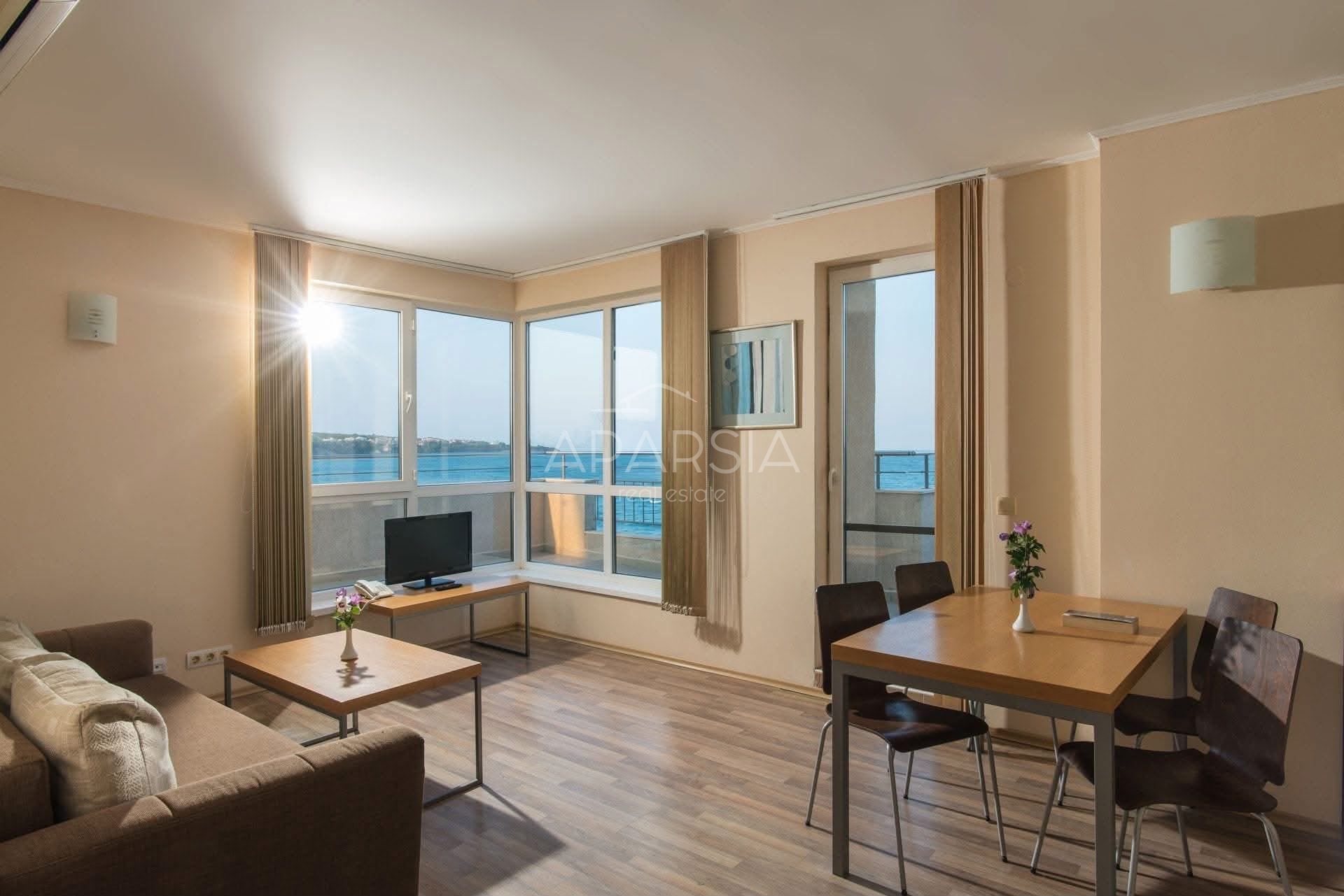 Přímo u moře: 82 m², velká terasa a panoramatický výhled za 135 000 €