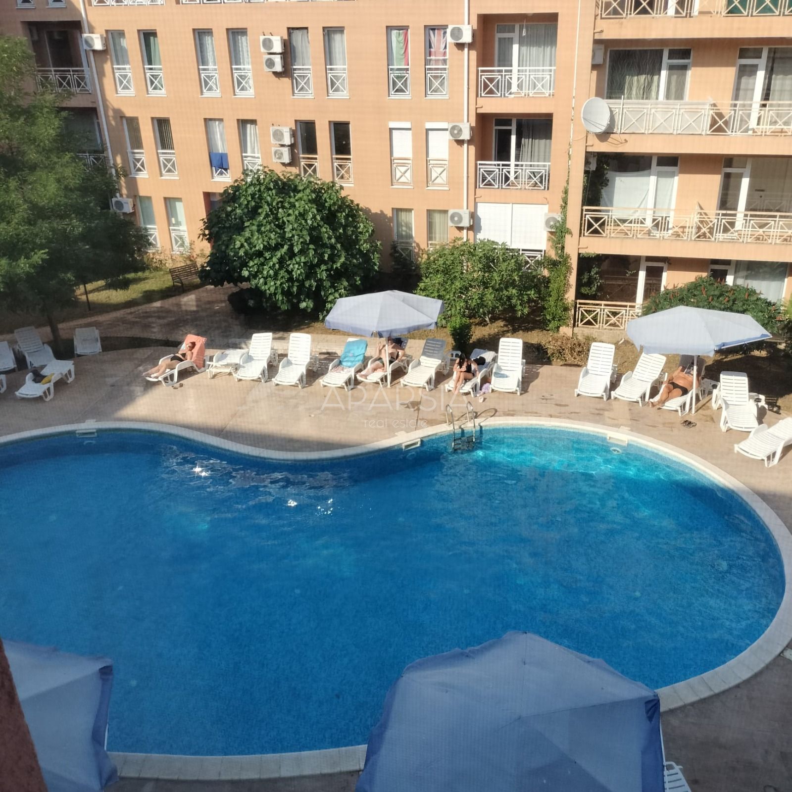 Apartmán u moře za 37 000 €: Kompletně zařízený s výhledem na bazén 3
