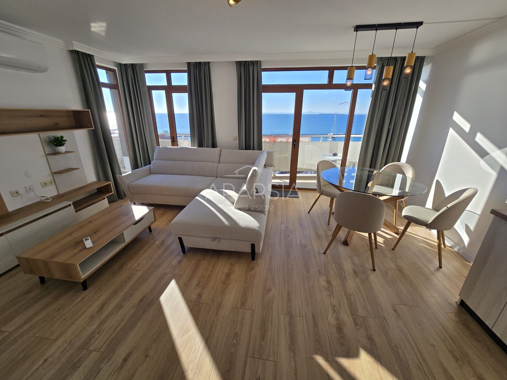 Soukromá střešní terasa a 360° výhled: výjimečný apartmán jen 250 m od pláže 5